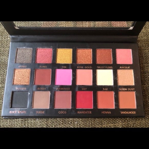 ❌SOLD❌ Huda Beauty Rose Gold Edition - Picture 4 of 5